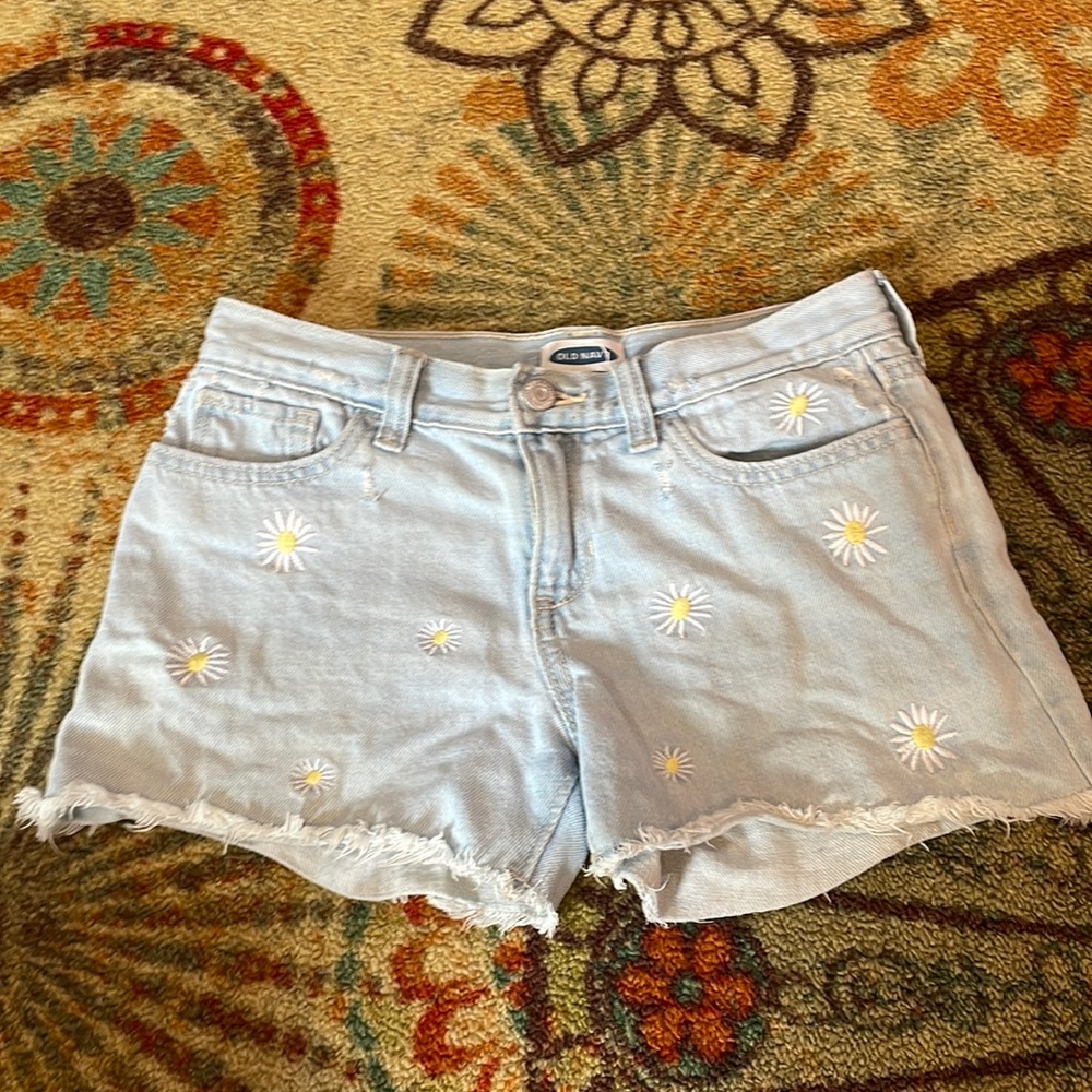 Old Navy Blue denim jean shorts. Daisy embroidery